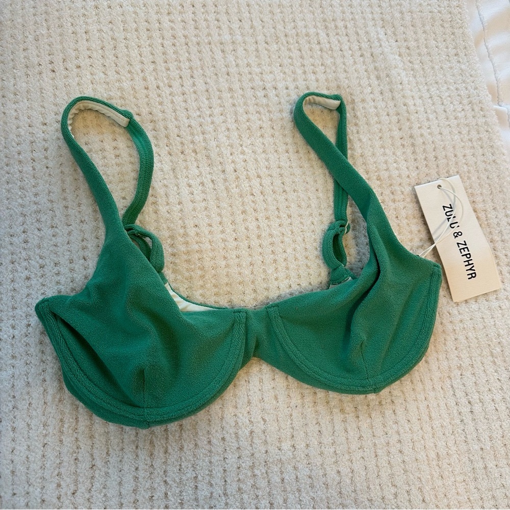 NWT zulu and zephyr towelling green swim top sz 2